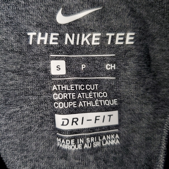 Nike - Picture 3 of 4